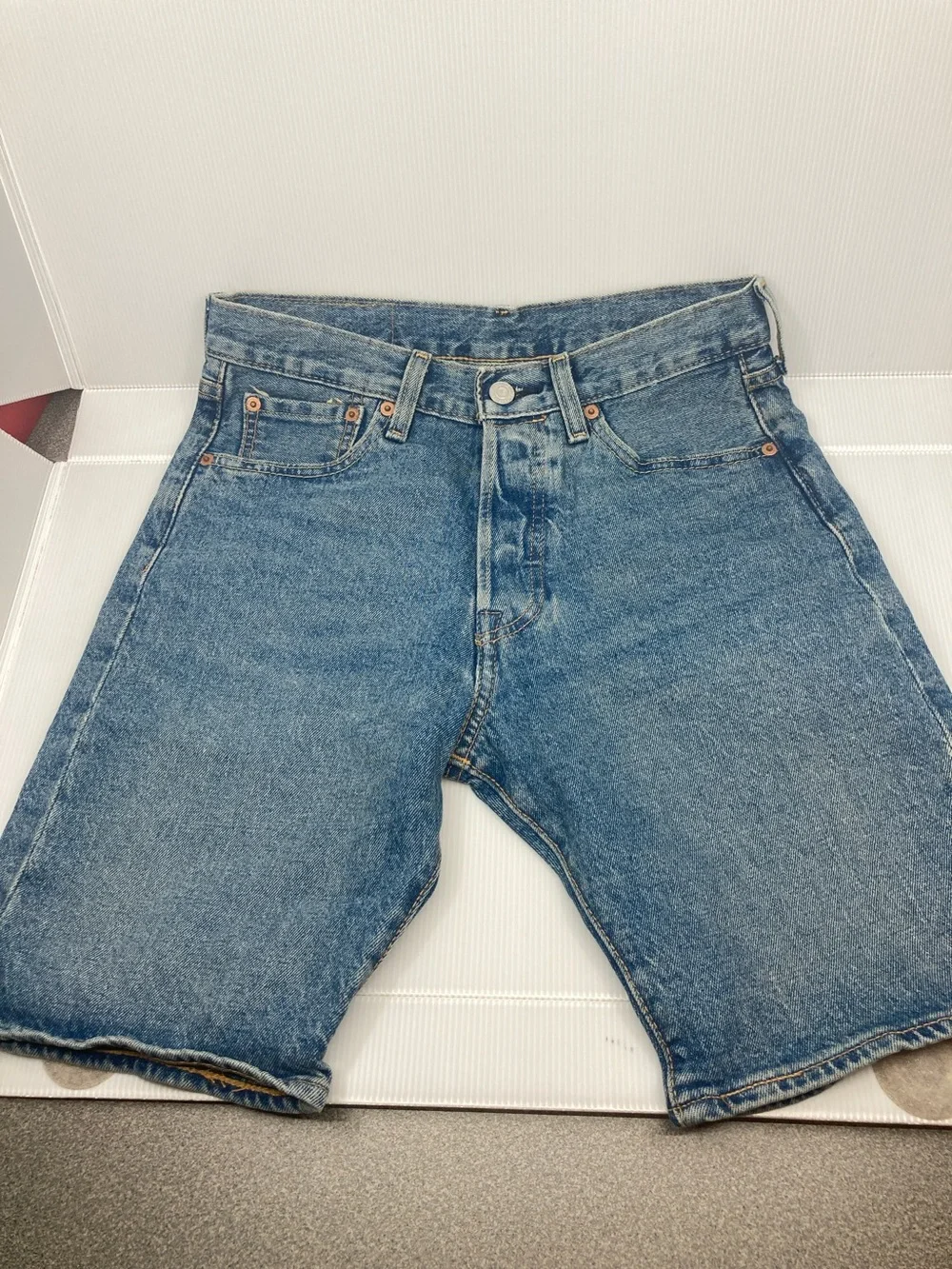 Levi’s 501 Button Fly Denim Shorts Med Wash W28 Vintage Aesthetic S629